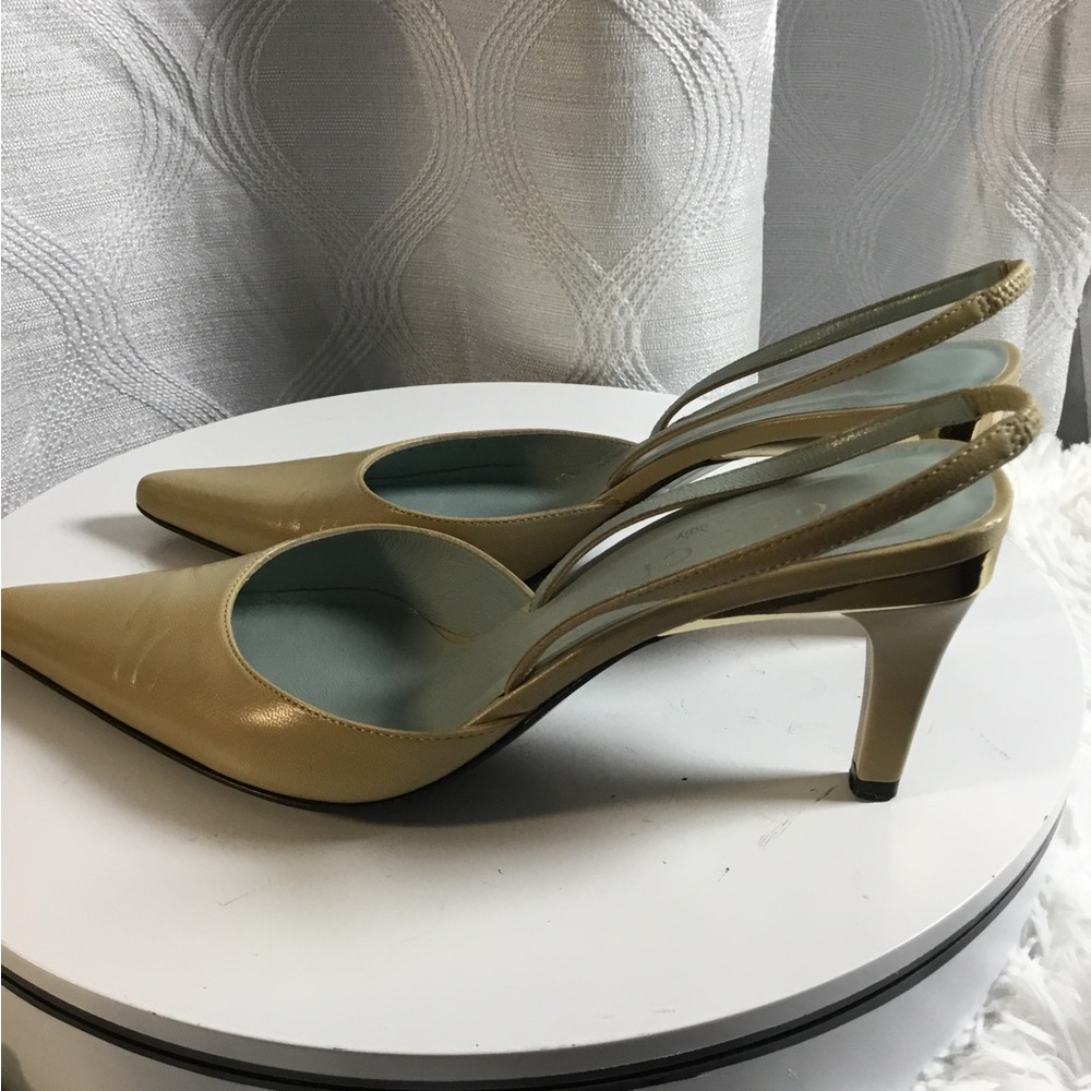 Gucci Leather Pointed-Toe Slingback Pumps - Picture 5 of 8